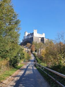 Geführte Wanderung Salzburg – Blick auf das Schloss